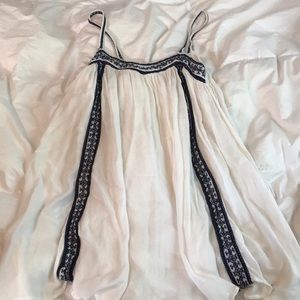 Forever 21 white dress with blue designs